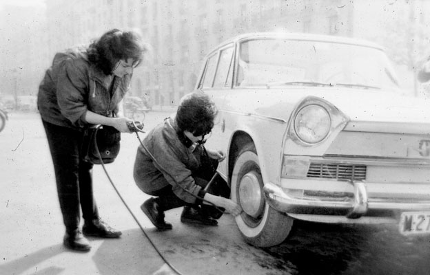 Gasolinera chicas 3